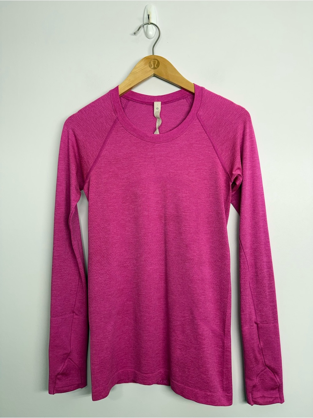 30: Lululemon Swiftly Tech Long Sleeve Shirt 2.0 Pow Pink Size 4